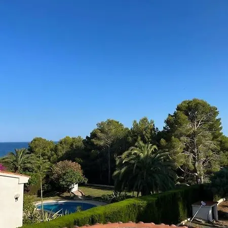 Villa Seaside Serenity